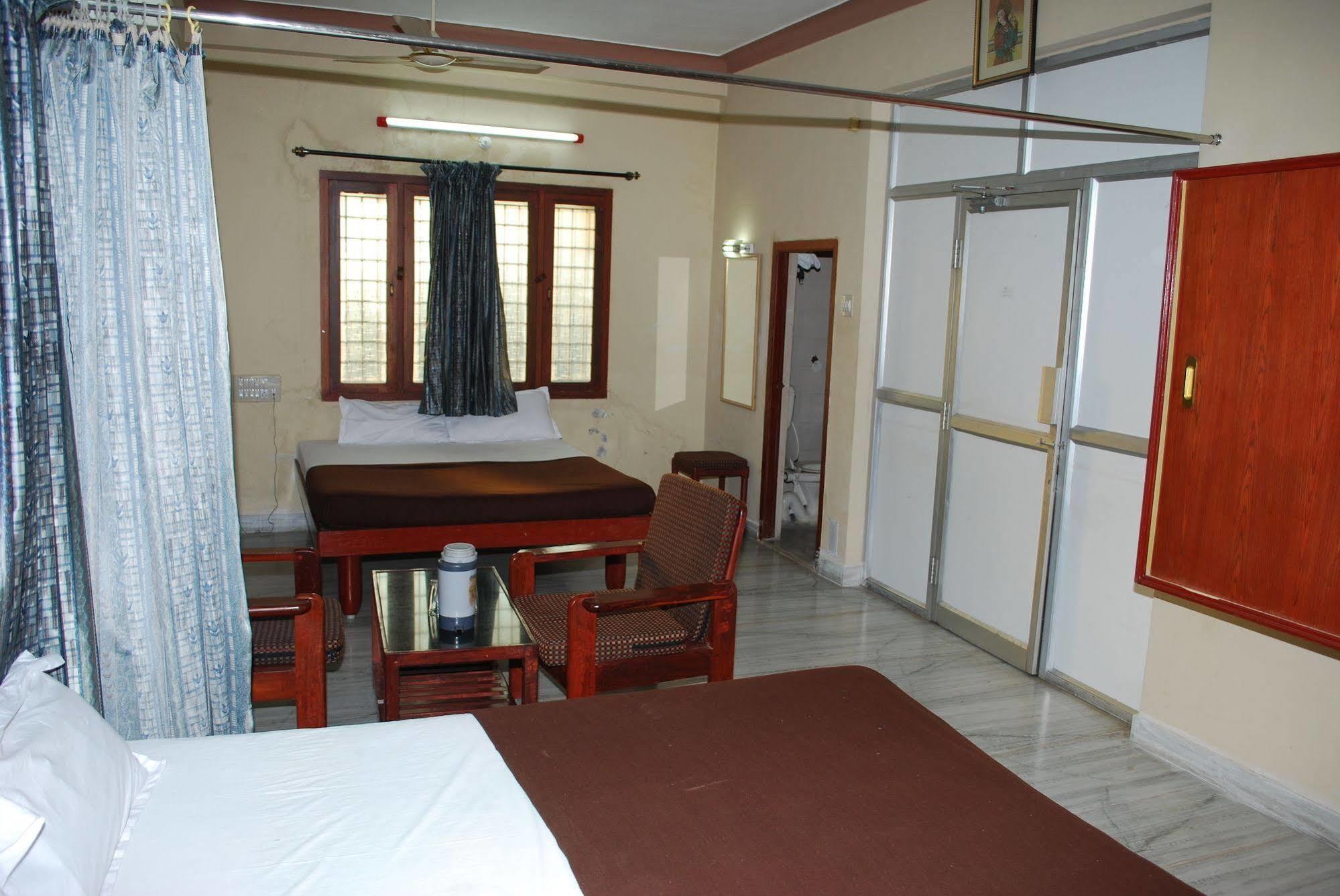 فندق Sri Sai Residency تيروباتي المظهر الخارجي الصورة