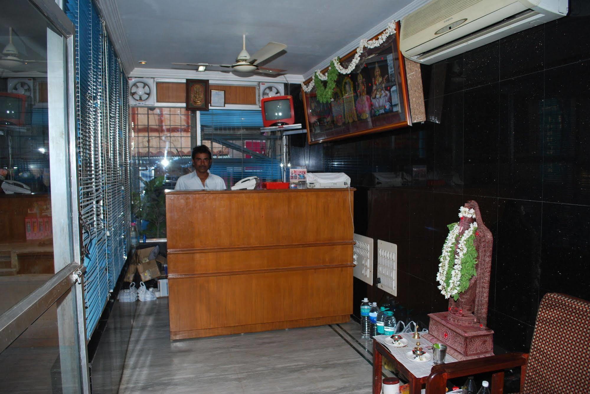 فندق Sri Sai Residency تيروباتي المظهر الخارجي الصورة